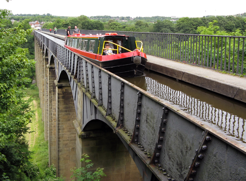Wales: Pontcysyllte Aqueduct on the Llangollen Canal